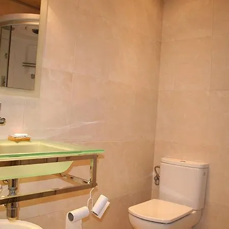 Rustic 2 Bedroom Apartment Poble Sec Barcelona Exterior photo