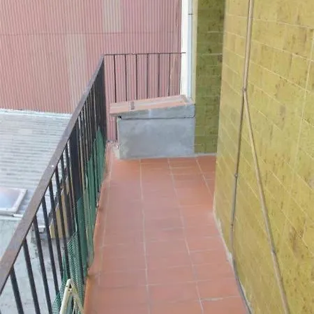 Rustic 2 Bedroom Apartment Poble Sec Barcelona Exterior photo