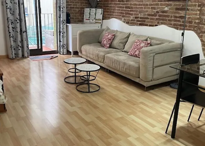 Rustic 2 Bedroom Apartment Poble Sec